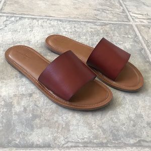 Universal thread brown faux leather sandals size7